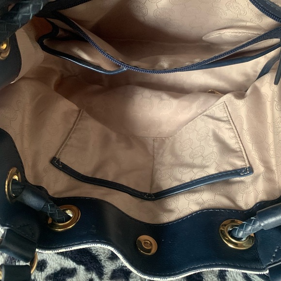 Michael Kors Large Jet Set Gathered Tote - Picture 7 of 11